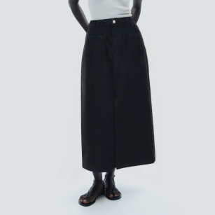 Black front pocket women's long denim skirt