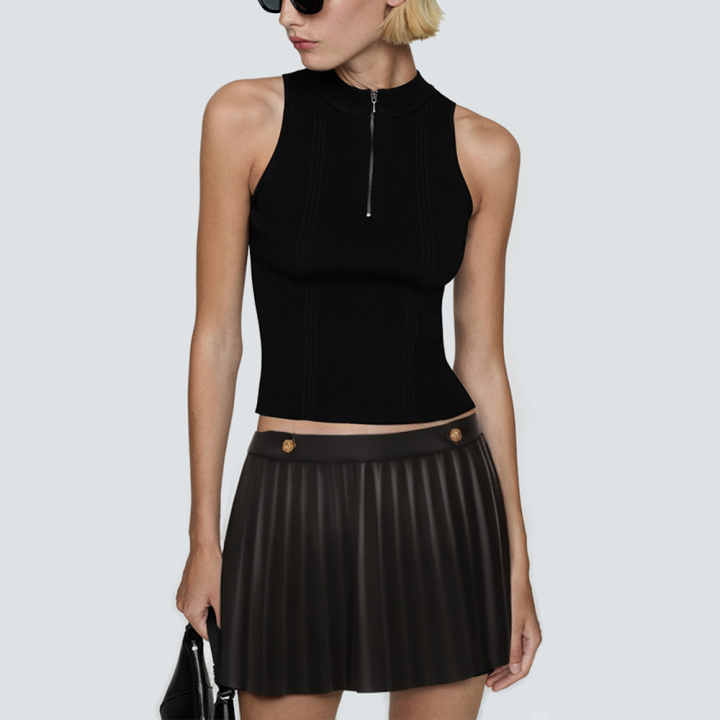 Black back zip women's short leather skirt