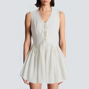 V-neck front tie white sleeveless short dress