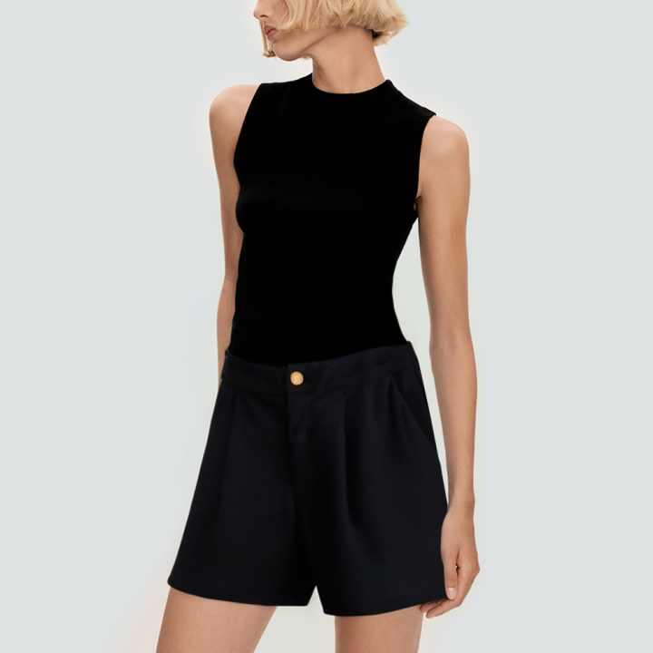 Black pleated casual women's shorts