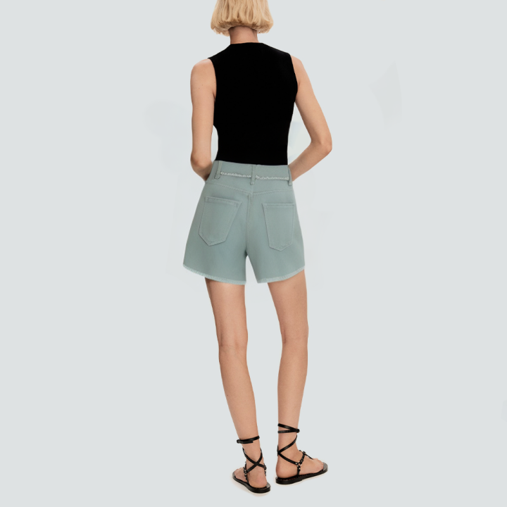 Women's casual raw edge side pocket denim shorts